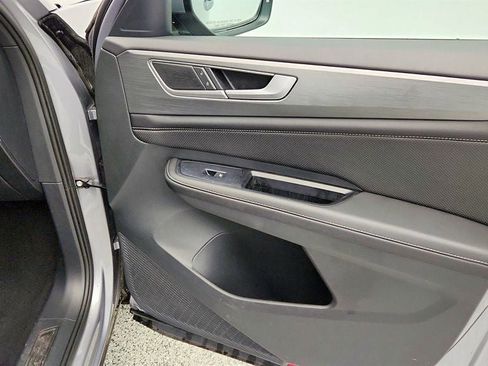 Used 2025 Volkswagen Atlas Cross Sport SE image 24