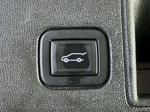 Used 2020 GMC Terrain SLT w/ Preferred Package AWD/4WD image 28