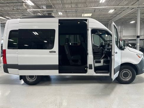 Used 2024 Mercedes-Benz Sprinter 2500 image 28