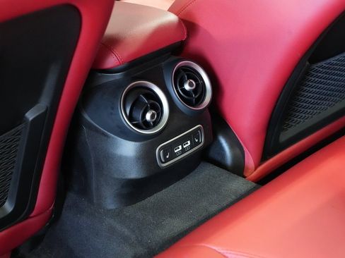 Used 2022 Alfa Romeo Giulia Veloce image 39