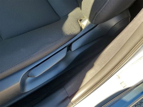 Used 2025 Toyota Corolla LE image 17