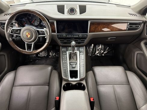 Used 2020 Porsche Macan AWD/4WD image 17