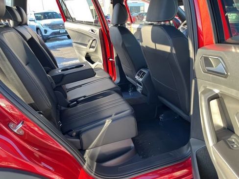 New 2024 Volkswagen Tiguan SE R-Line image 22