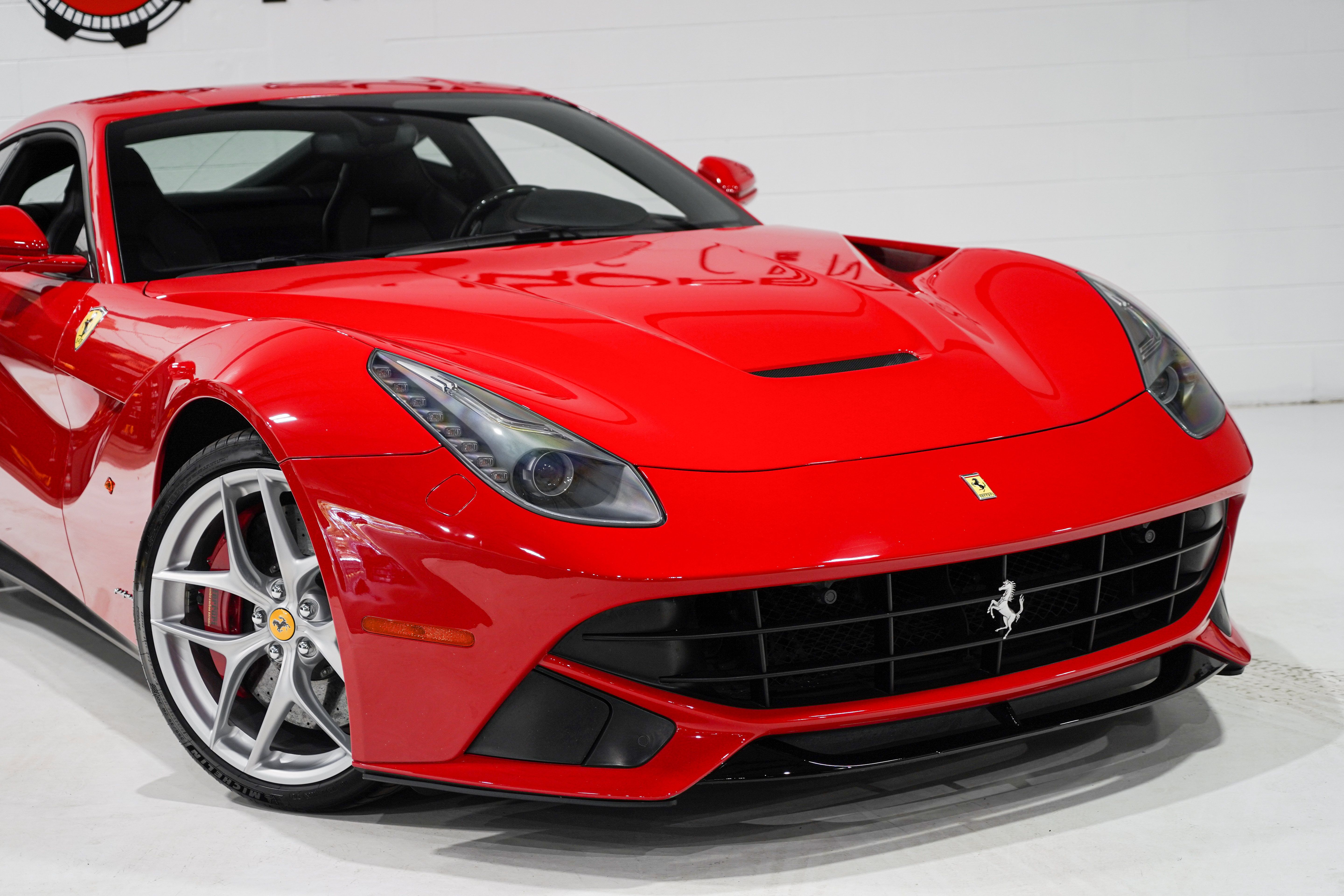 Used 2015 Ferrari F12 Berlinetta RWD image 25