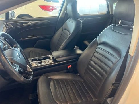 Used 2018 Ford Fusion SE w/ Equipment Group 602A FWD image 15