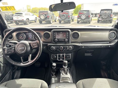 Used 2018 Jeep Wrangler Unlimited Sport S AWD/4WD image 25