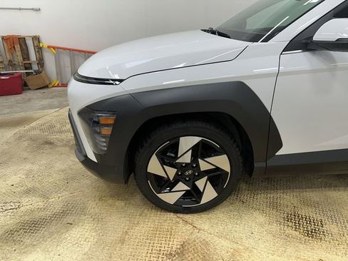 Used 2025 Hyundai Kona Limited image 20