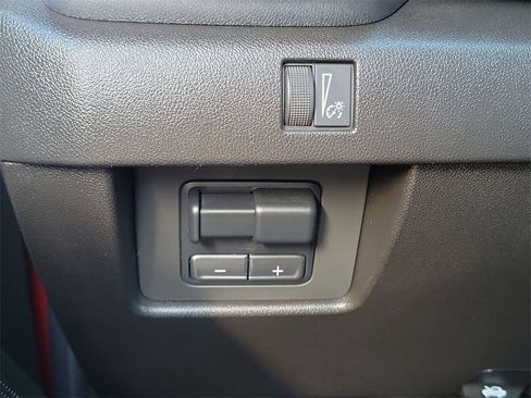 Used 2025 GMC Canyon Elevation w/ Convenience Package image 18