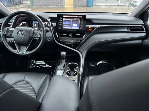 Used 2024 Toyota Camry SE w/ Cold Weather Package image 15