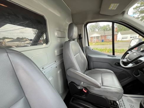 Used 2015 Ford Transit 250 130 Low Roof w/ Exterior Upgrade Package RWD image 61