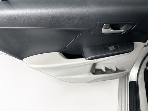 Used 2013 Toyota Camry LE image 23