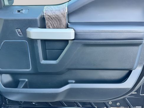 Used 2019 Ford F250 Lariat w/ Lariat Ultimate Package AWD/4WD image 40