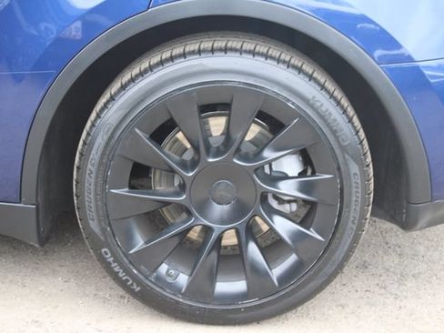 Used 2023 Tesla Model Y Long Range AWD/4WD image 7