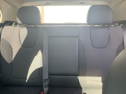 Used 2023 Buick Encore GX Select w/ Sport Touring Package image 27