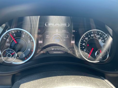 Used 2023 RAM 2500 Laramie AWD/4WD image 12