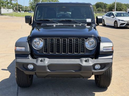 Used 2025 Jeep Wrangler Unlimited Sport AWD/4WD image 3