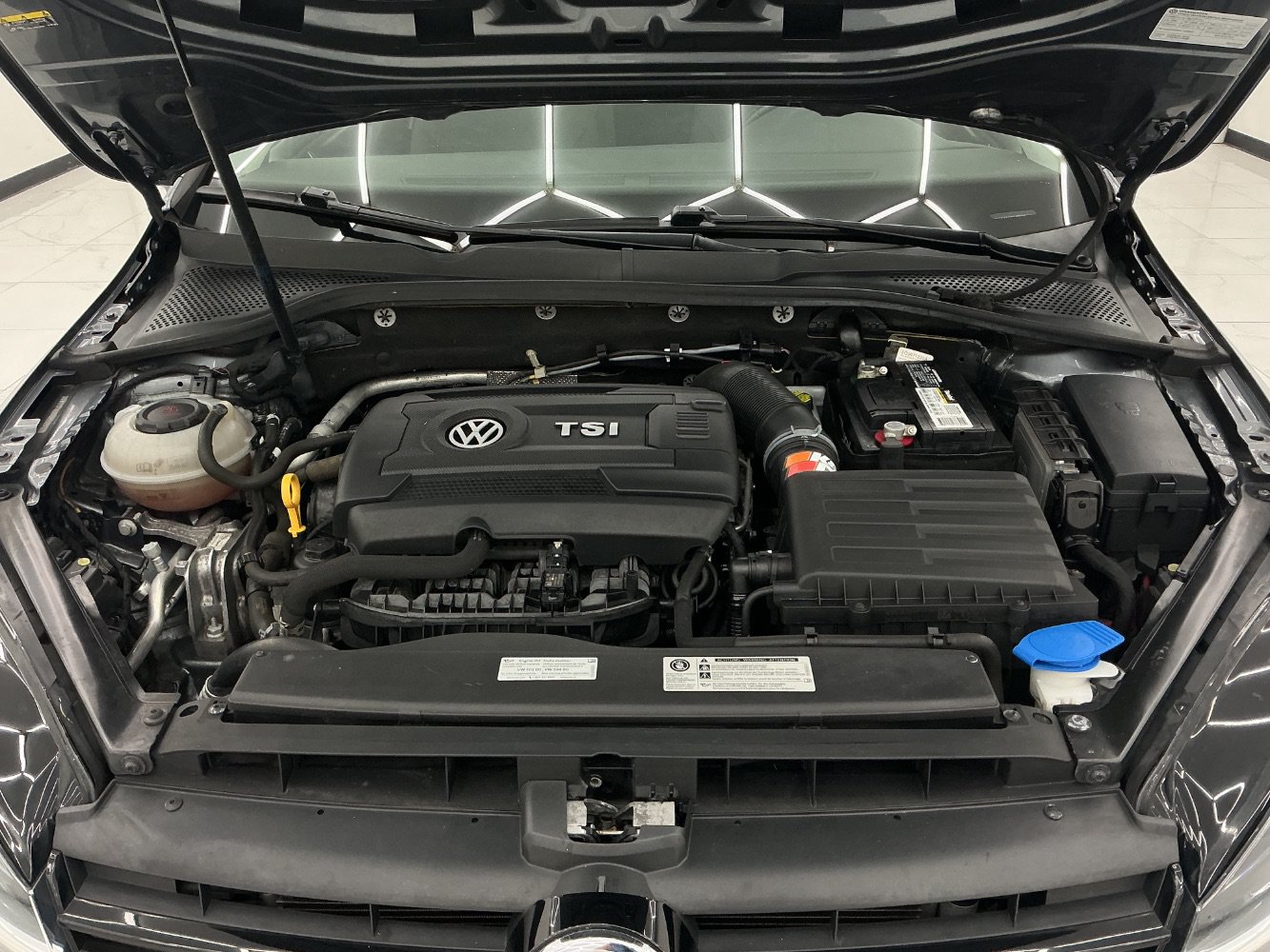 Used 2019 Volkswagen Golf S AWD/4WD image 40