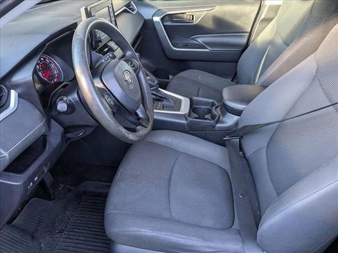 Used 2019 Toyota RAV4 LE image 14