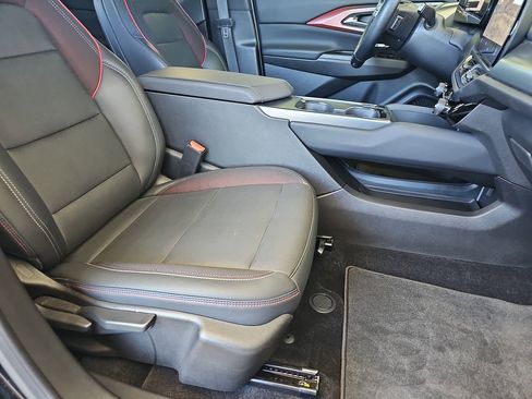 Used 2024 Chevrolet Equinox EV RS FWD image 13