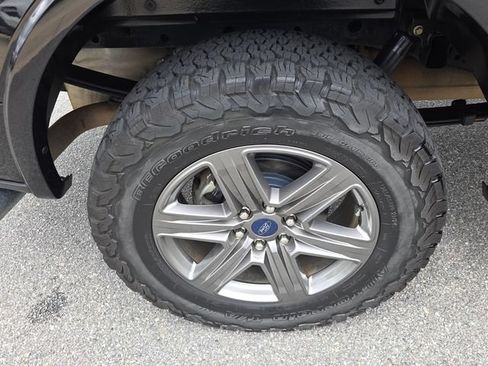 Used 2020 Ford F150 XLT w/ Equipment Group 302A Luxury AWD/4WD image 16