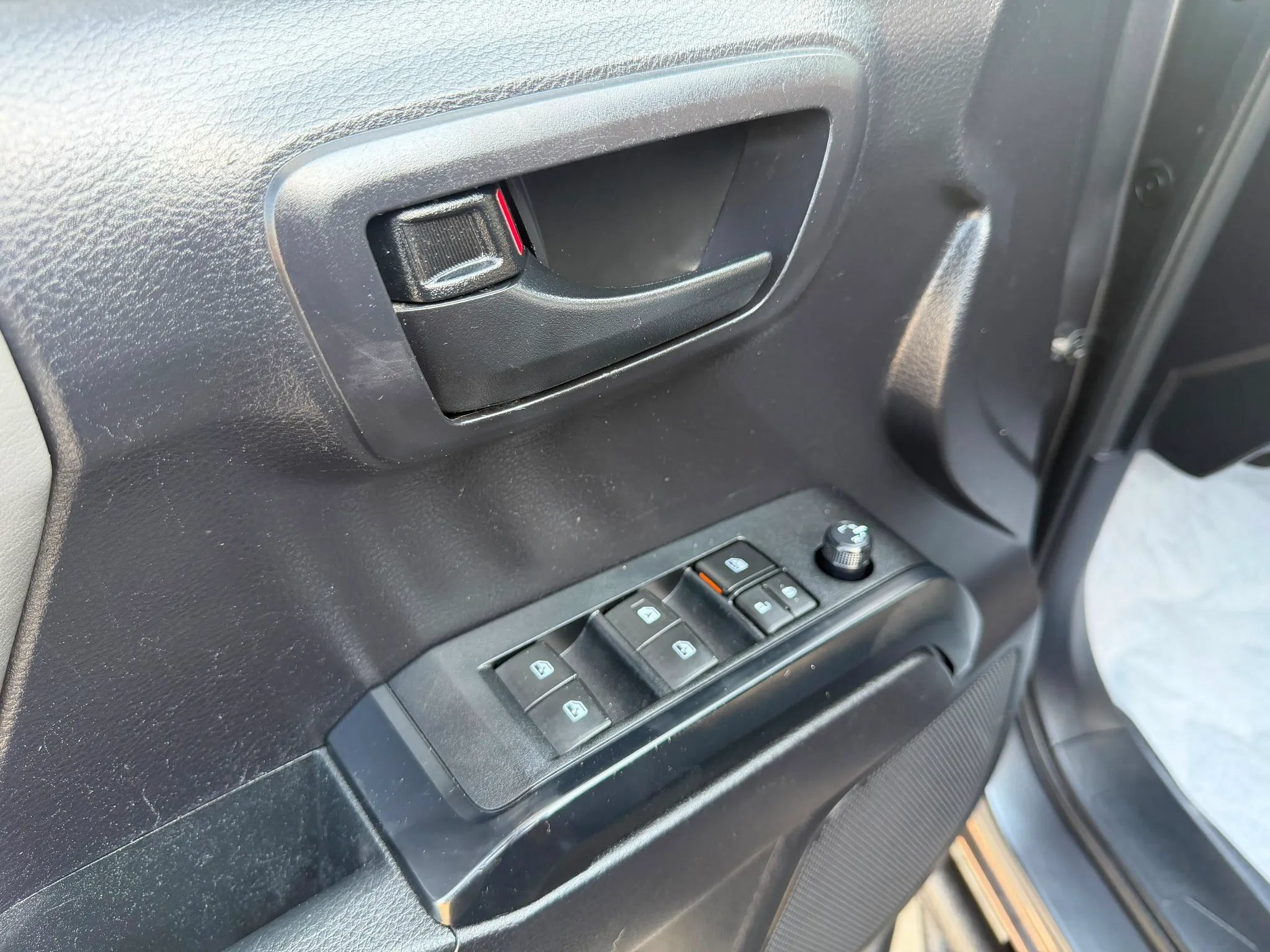 Used 2020 Toyota Tacoma SR w/ SR Convenience Package RWD image 11