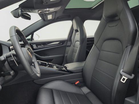 Used 2025 Porsche Panamera image 17