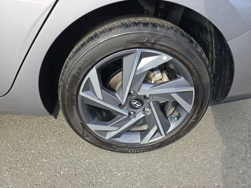 Certified 2025 Hyundai Elantra Sport image 44