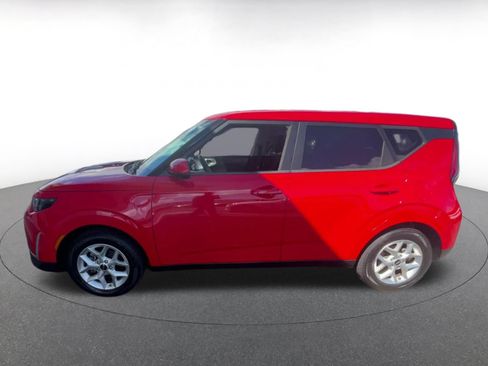 Used 2025 Kia Soul LX w/ LX Technology Package FWD image 7