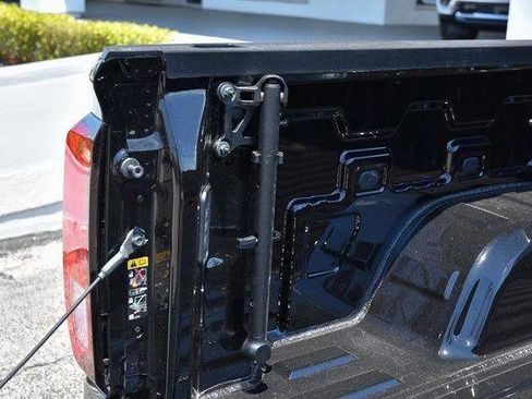 New 2025 GMC Sierra 1500 SLE w/ Preferred Package image 17