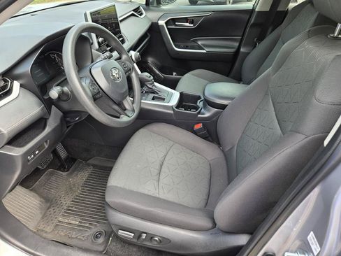 Used 2024 Toyota RAV4 XLE FWD image 15