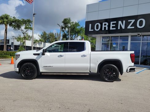 Used 2023 GMC Sierra 1500 Denali w/ Denali Reserve Package AWD/4WD image 8
