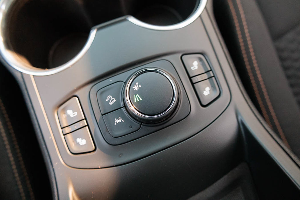 Used 2021 GMC Terrain SLE w/ Driver Convenience Package FWD image 27