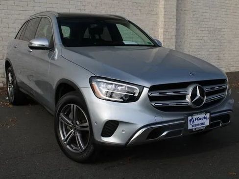 Used 2021 Mercedes-Benz GLC 300 4MATIC image 3