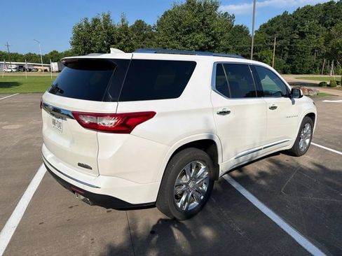 Used 2018 Chevrolet Traverse High Country AWD/4WD image 5