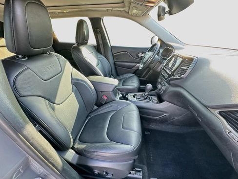 Used 2021 Jeep Cherokee Limited FWD image 33