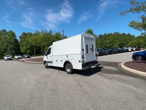 Used 2018 Mercedes-Benz Sprinter 3500 image 3