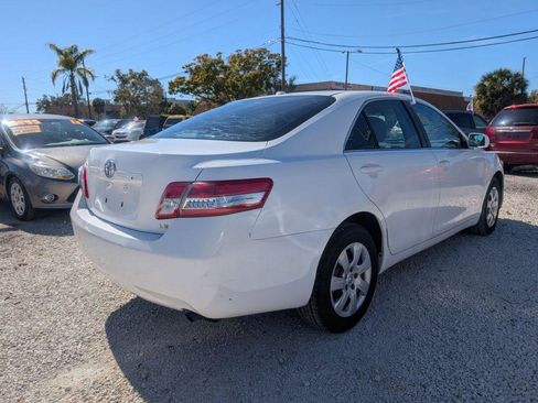 Used 2010 Toyota Camry LE image 3