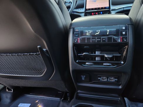 New 2025 Jeep Grand Cherokee L Overland w/ Luxury Tech Group IV image 8