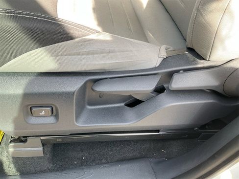 Used 2025 Toyota Tacoma TRD Sport image 27