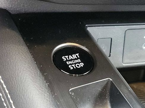 Certified 2025 Nissan Kicks SV w/ Illumination Package image 22