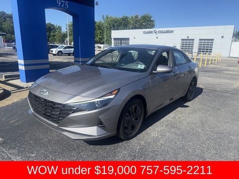 Used 2023 Hyundai Elantra SEL FWD image 1