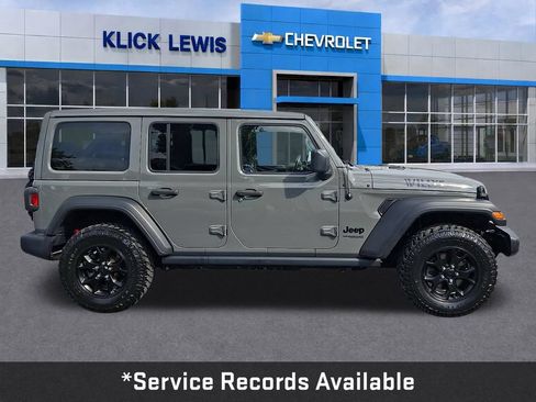 Used 2021 Jeep Wrangler Unlimited Sport AWD/4WD image 9