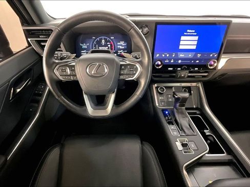 Used 2024 Lexus GX 550 image 7