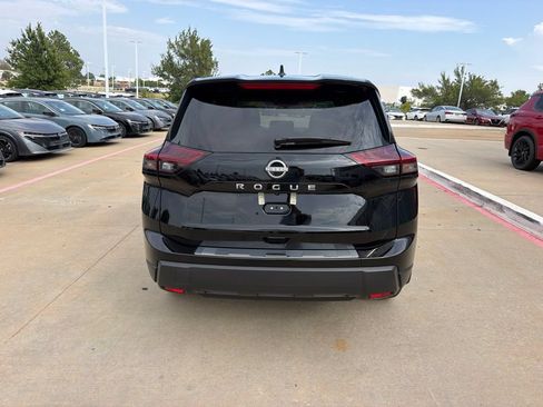 Used 2026 Nissan Rogue SV FWD image 4