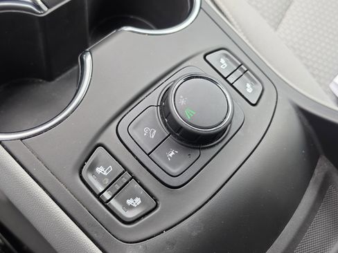 Certified 2024 GMC Terrain SLE w/ Driver Convenience Package FWD image 26