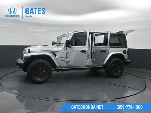 Used 2022 Jeep Wrangler Unlimited Sahara AWD/4WD image 53