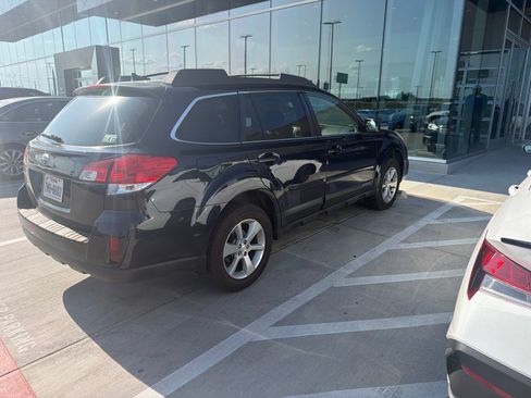 Used 2013 Subaru Outback 2.5i Limited AWD/4WD image 5