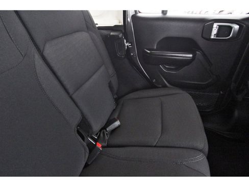 Used 2019 Jeep Wrangler Unlimited Sport S AWD/4WD image 15