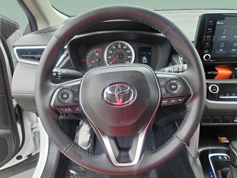 Certified 2022 Toyota Corolla Cross LE AWD/4WD image 16
