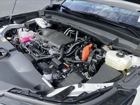 Certified 2025 Toyota Grand Highlander AWD Hybrid image 40